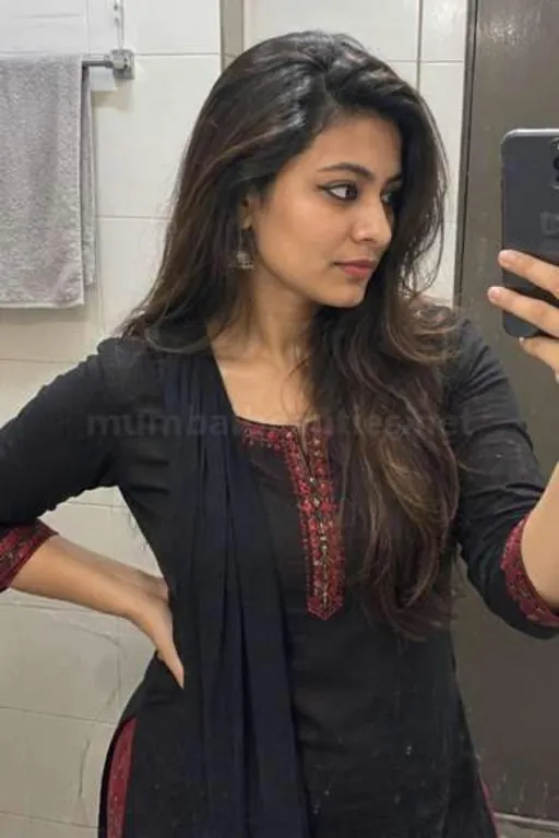 Sunita, 27, Housewife call girl in Mumbai, photo 2 of 4