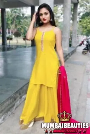Lovely, 24, GFE Specialist call girl in Mumbai