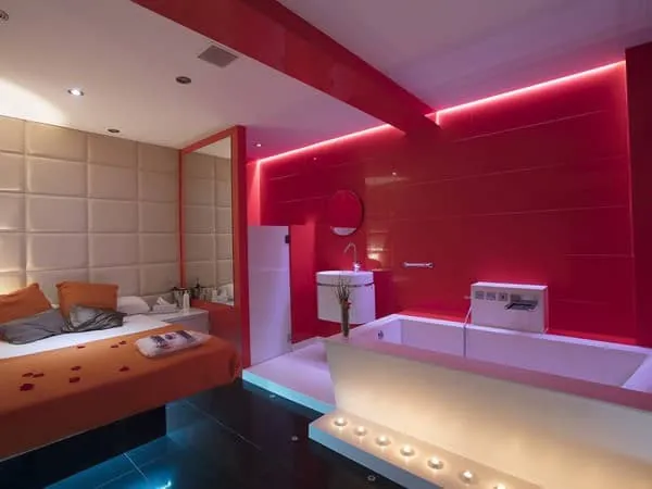 Red Room, photo 3